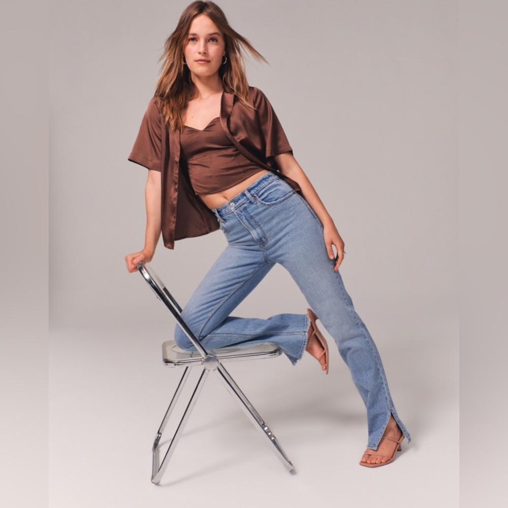 Abercrombie & Fitch Ultra High Rise 90s Straight Jean
